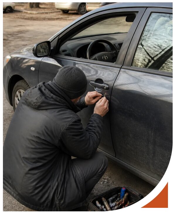 Профессиональное вскрытие автомобиля Тойота без повреждений в Копейске